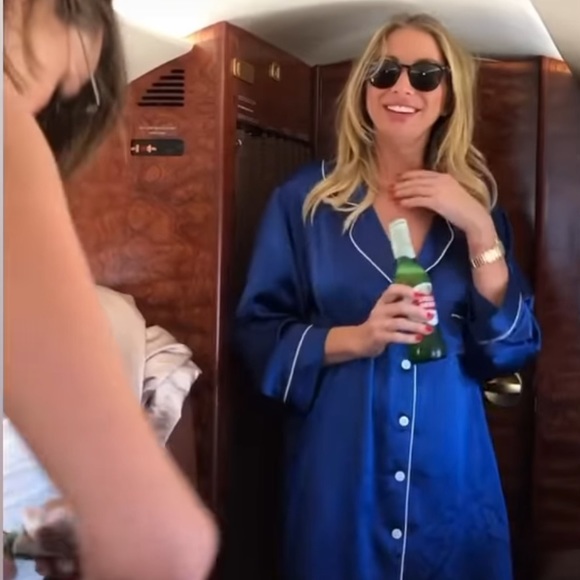 Victoria's Secret Long sleeve Nightgown. Worn once! - Picture 5 of 6